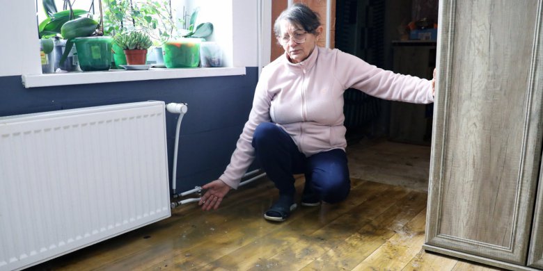 Zalane mieszkanie przy Królowej Jadwigi i walka z ZLiBK. 70-latka dwukrotnie odrzuciła propozycję lokalu zamiennego