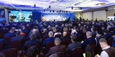 Artykuł: Panele partnerskie Samorządu Województwa Warmińsko-Mazurskiego podczas XI EKS w Mikołajkach