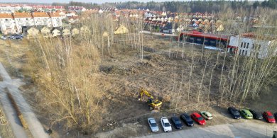 Artykuł: Kolejna wycinka drzew w Olsztynie. Przy ul. Witosa powstanie nowa siedziba CBZC