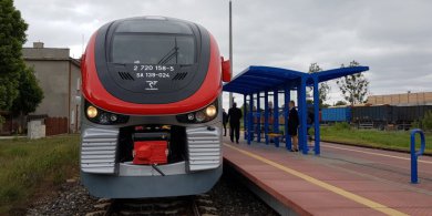 Artykuł: Kończą się prace na ważnej linii kolejowej. Od 1 kwietnia na trasę Giżycko–Korsze wyjadą pociągi elektryczne