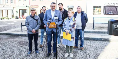 Szkoła wolna od smartfonów? Polska 2050 apeluje o odmrożenie ustawy