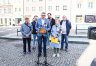 Przedstawiciele Polski 2050 podczas spotkania z mediami na olsztyńskiej starówce