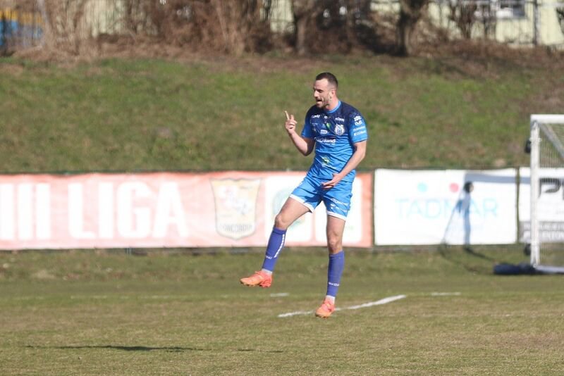 Stomil zdeklasował Concordię Elbląg i wskoczył na fotel lidera IV ligi [WIDEO]