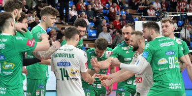 Artykuł: Siatkówka. Wymiana ciosów w Rzeszowie. Asseco Resovia pokonała Indykpol AZS w tie-breaku