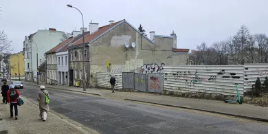 Budują przy starej alei Warszawskiej. Pośród stuletnich kamienic zagości XXI wiek [ZDJĘCIA]