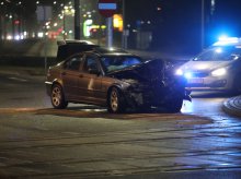 19-latek w BMW wjechał w tramwaj przy Europa Center