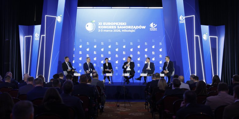 Sesja plenarna „Samorząd w czasach niepewności. Lokalne odpowiedzi na globalne wyzwania”