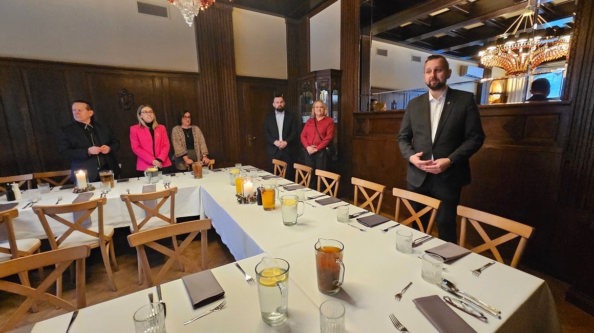 Pączki, obiady i tort za 4,9 tys. zł. Olsztyn wydaje na catering blisko 1 mln zł rocznie