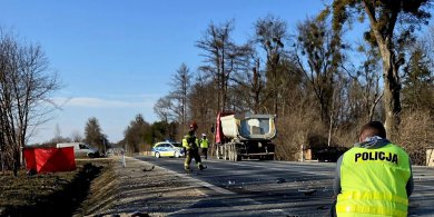 Artykuł: Tragiczny wypadek drogowy w powiecie oleckim. Nie żyje 29-letni motocyklista