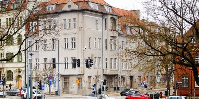 Artykuł: Kamienice w sercu Olsztyna na sprzedaż. Kiedyś królowali tu pocztowcy [ZDJĘCIA]