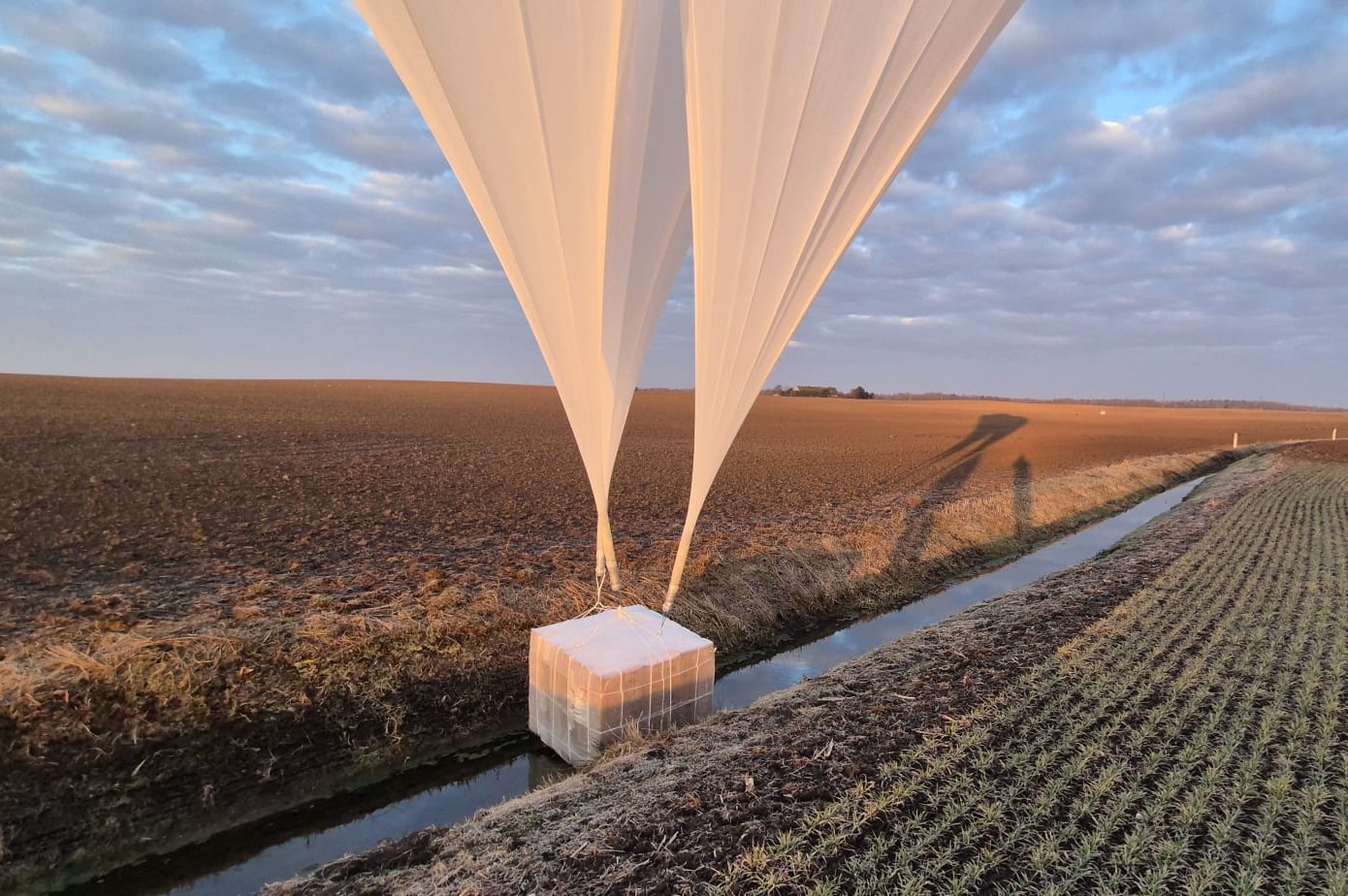 Balony z nielegalnymi papierosami na terenach powiatu bartoszyckiego i ostródzkiego