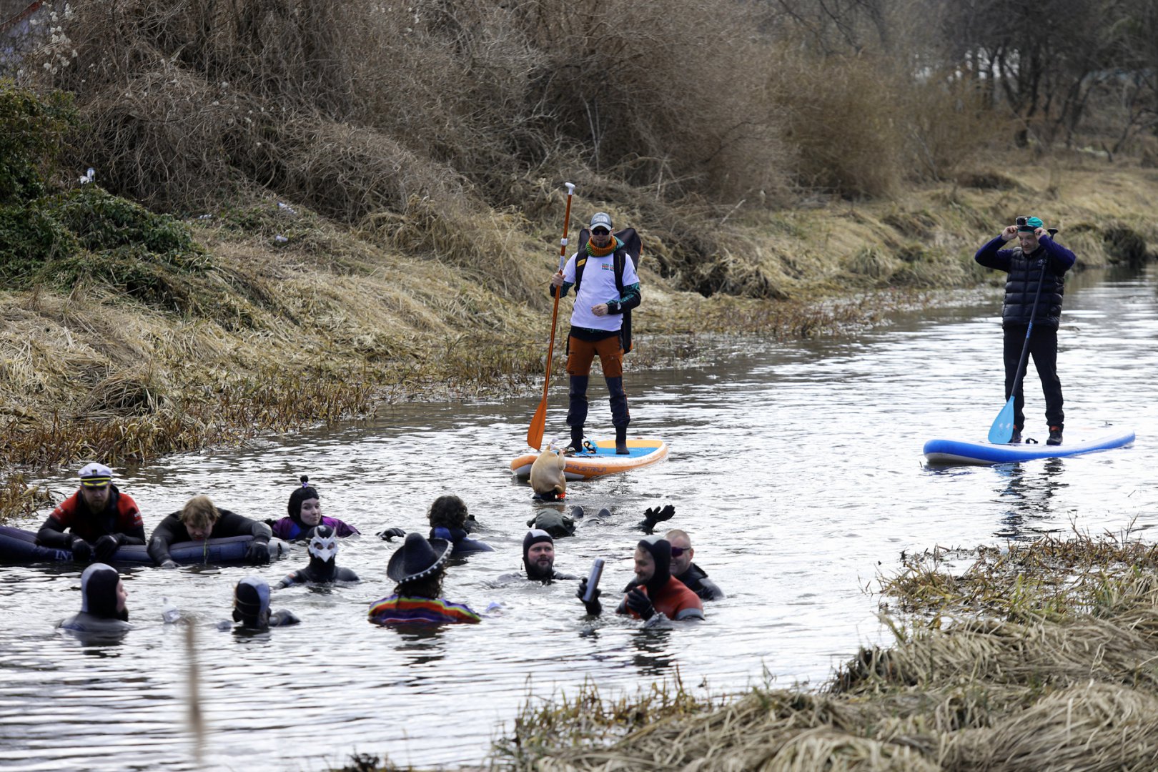 Za nami XXI Skorpenowy Spływ Łyną. Nurkowie wskoczyli do rzeki na powitanie wiosny [ZDJĘCIA]