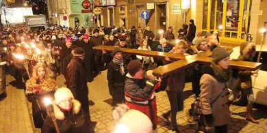 Dziś ulicami Olsztyna przejdzie droga krzyżowa pod przewodnictwem arcybiskupa Józefa Górzyńskiego