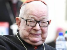 Po 5 latach oznaczono grób kard. Gulbinowicza. Hierarcha ukarany przez Stolicę Apostolską spoczywa w Olsztynie