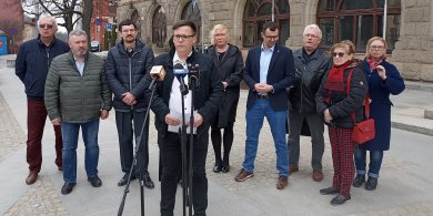 Artykuł: 2 mln zł utraconej dotacji i "afera premiowa" na 400 tys. zł. Prezydent Olsztyna do odwołania?
