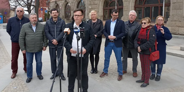 2 mln zł utraconej dotacji i "afera premiowa" na 400 tys. zł. Prezydent Olsztyna do odwołania?