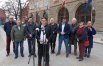 Szef olsztyńskiego PiS-u, Paweł Warot (na pierwszym planie) z lokalnymi działaczami partii
