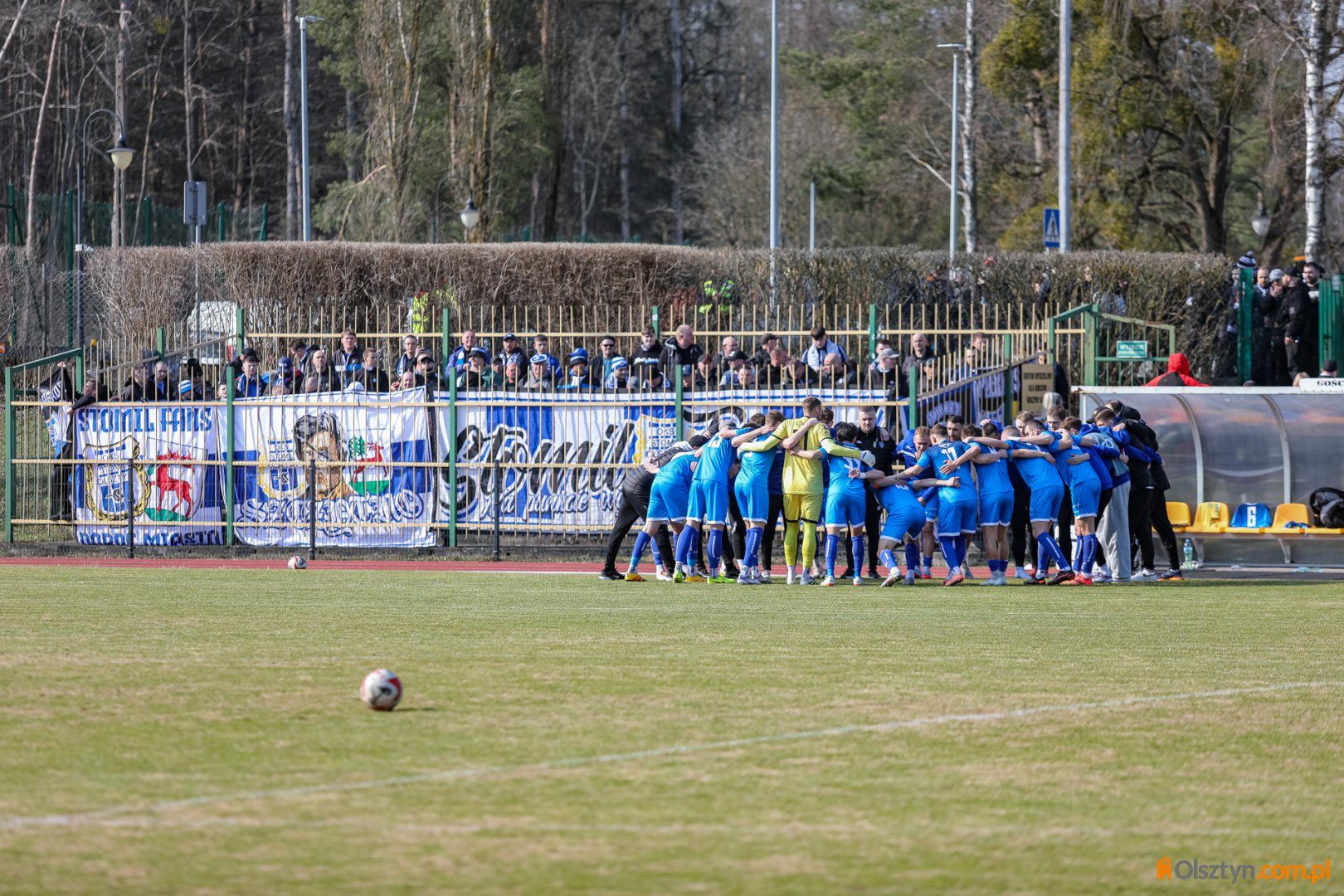 Stomil wysoko wygrał z czołowym zespołem IV ligi [ZDJĘCIA, BRAMKI WIDEO]
