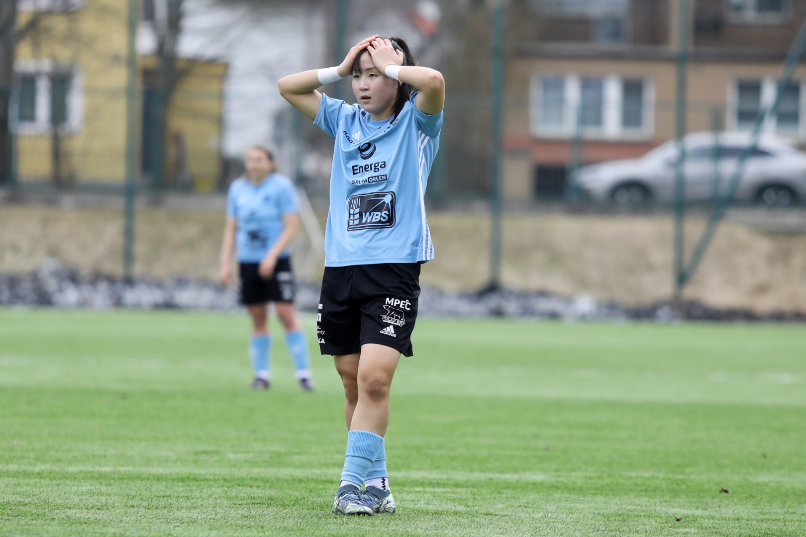 Energa Stomilanki Olsztyn z bramką do szatni, czerwoną kartką i widmem spadku