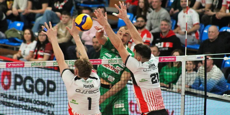 Siatkówka. Porażka na rozpoczęcie play-off