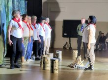 "Zemsta babci harcerki" podbiło Pieniężno – seniorki zachwyciły publiczność! [WIDEO]
