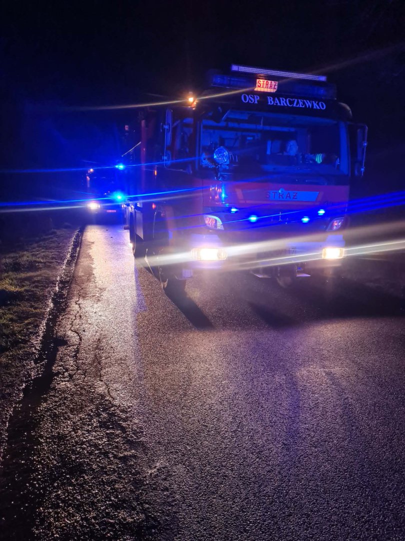 Koszmar w gminie Dywity. Kierowca spłonął w aucie