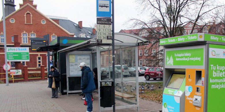 Artykuł: Od „targu końskiego” do miejskiego węzła. Niezwykła historia Placu Roosevelta początkiem wyjątkowej serii