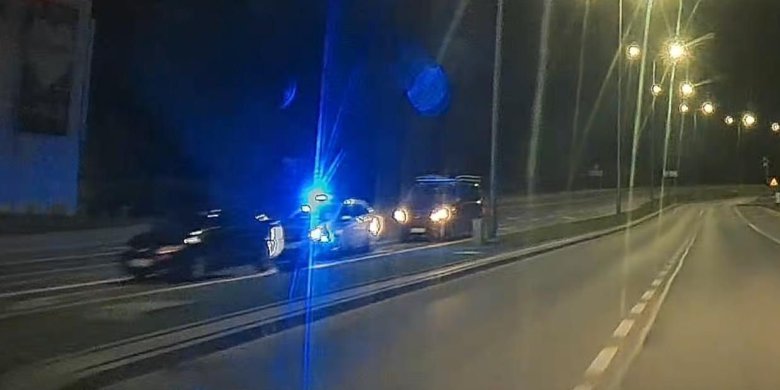 Olsztyn. Kierowca Mazdy „wyparował”. Wcześniej uderzył w motocykl