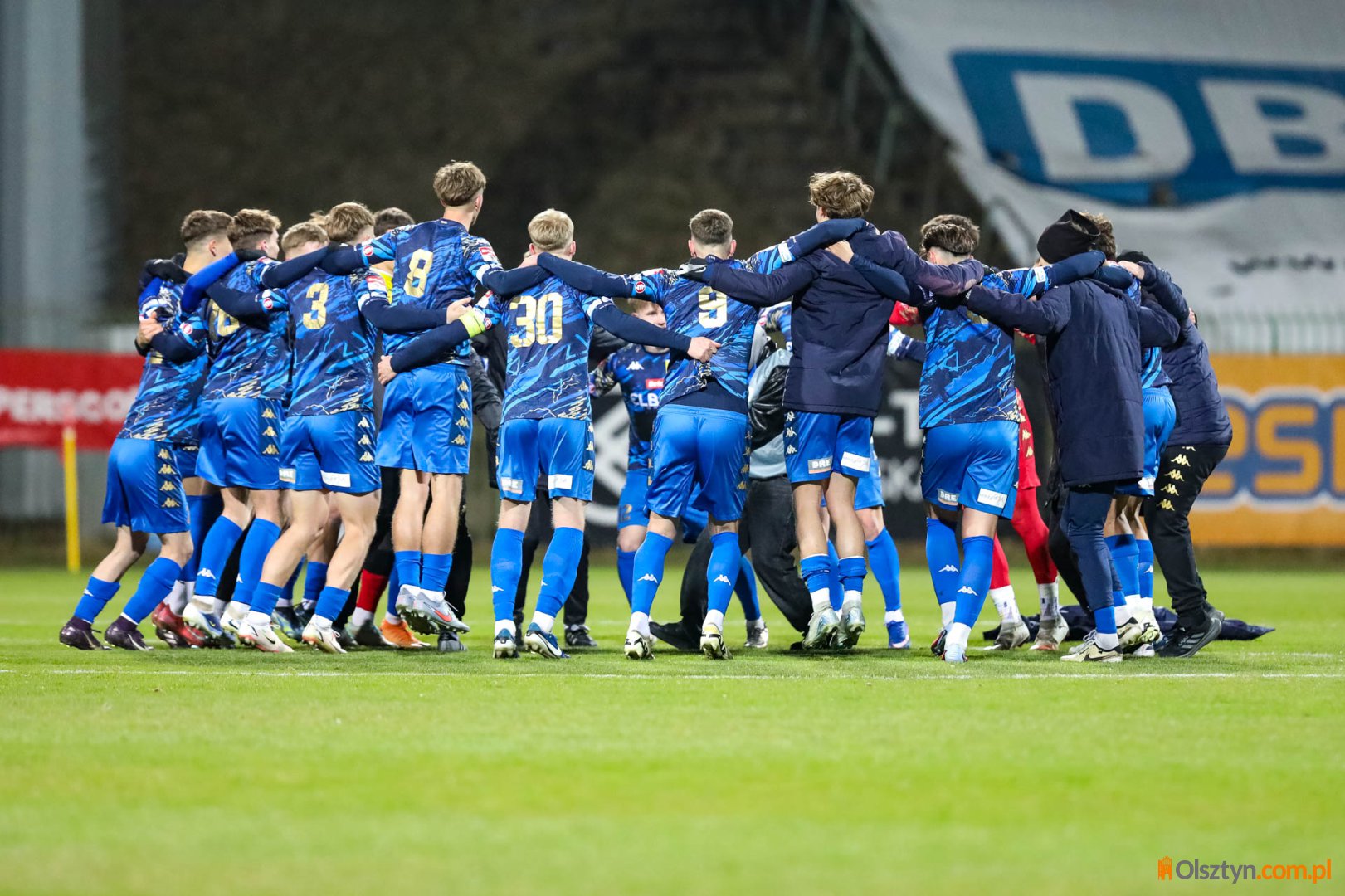 Stomil przegrał z III-ligowym średniakiem i pożegnał się z Wojewódzkim Pucharem Polski [ZDJĘCIA]