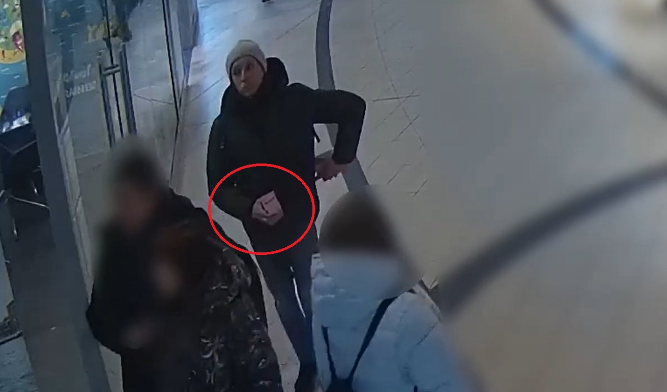 Olsztyn. Chciał pachnieć, nie chciał płacić. Teraz szuka go policja [WIDEO]