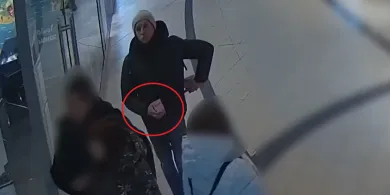 Olsztyn. Chciał pachnieć, nie chciał płacić. Teraz szuka go policja [WIDEO]