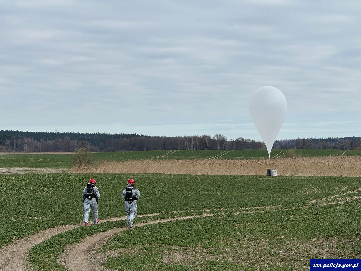 Tajemnicze balony na Warmii i Mazurach. Policja bada, kto odpowiada za nocny zrzut