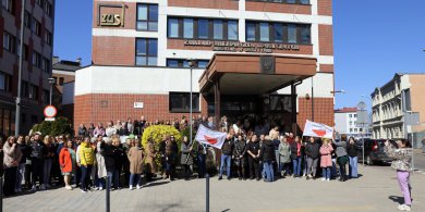 Artykuł: Protest przed oddziałem ZUS w Olsztynie. Pracownicy żądają 1200 zł podwyżki [ZDJĘCIA, WIDEO]