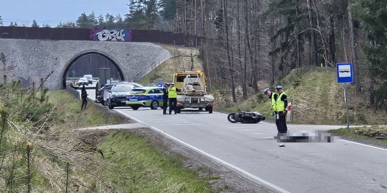 Tragiczny wypadek pod Olsztynem. Nie żyje kierowca skutera [ZDJĘCIA, WIDEO]