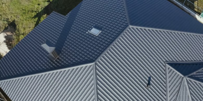 Tania blacha trapezowa na dach - na co uważać przy wyborze najtańszych ofert?