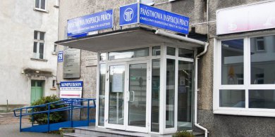 Artykuł: Rośnie liczba skarg dot. mobbingu. Urzędnicy podejmują też coraz więcej czynności kontrolnych