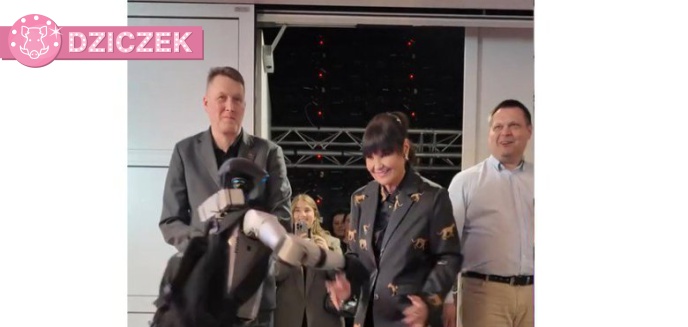Olsztynianka, Iwona Pavlović tańczy z robotem-influencerem. Internet oszalał na punkcie tego duetu! [WIDEO]