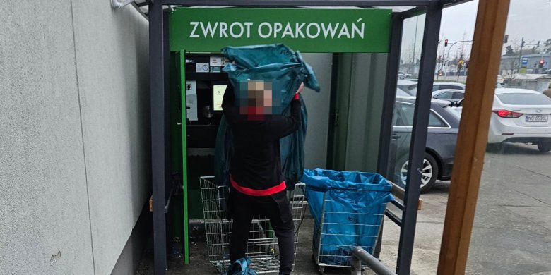 Artykuł: System kaucyjny się rozkręca. Sieć Biedronka w Olsztynie: zwrócono ponad 826 tys. opakowań