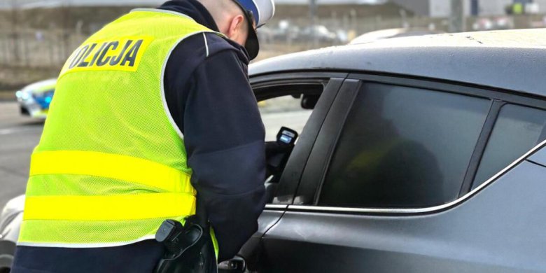 Olsztyn. 48-latek gnał przez miasto 104 km/h. Teraz przerzuci się na MPK