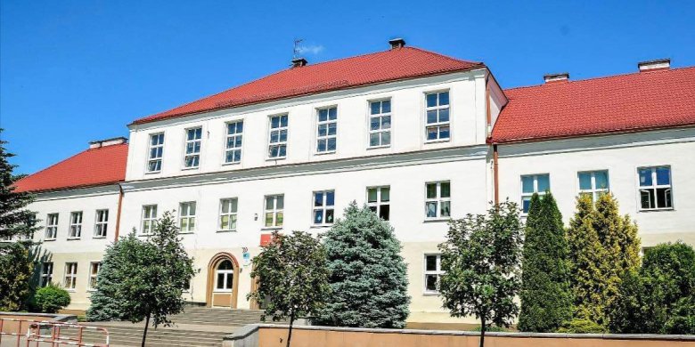 „Każdy uczeń jest ważny”. SP nr 7 w Olsztynie dołącza do „Niebieskich Igrzysk”, wspierając osoby w spektrum autyzmu