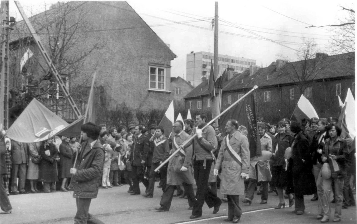 1 maja kiedyś i dziś. Jak zmieniały się obchody Święta Pracy?