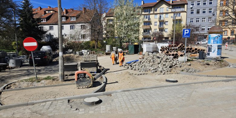 Artykuł: Opóźniona inwestycja w ścisłym centrum Olsztyna.  Na jakim etapie jest ul. Nowowiejskiego?