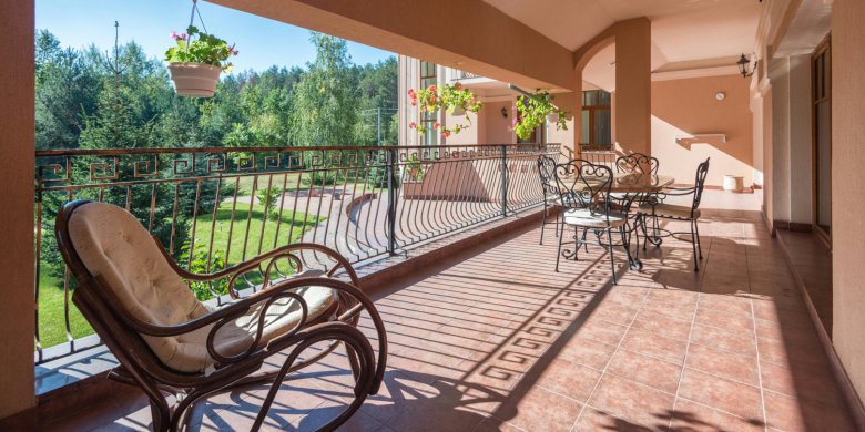 Trendy w aranżacji otoczenia domu i tarasu