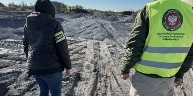 Zamiast do utylizacji odpady trafiały do środowiska. Rozbito mafię śmieciową [ZDJĘCIA, WIDEO]