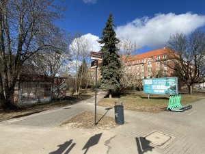 Plac Andrzeja Wakara: codziennie mijany, rzadko zauważany