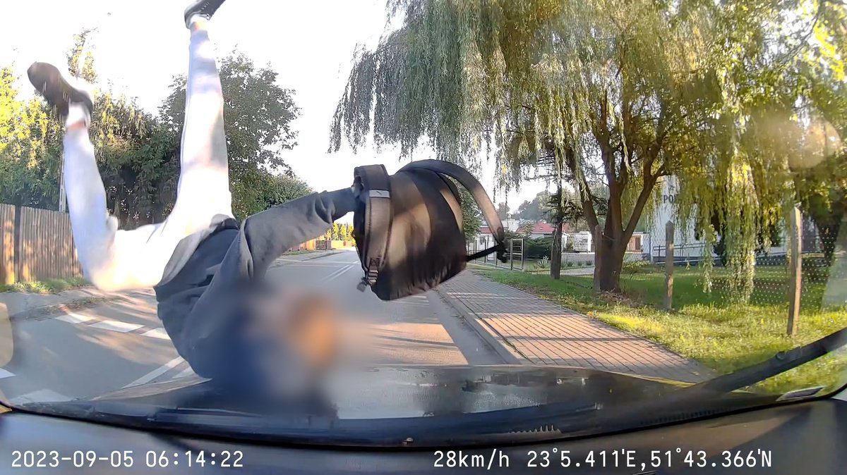 62-latek zmiótł z drogi użytkownika hulajnogi przy RCB w Olsztynie