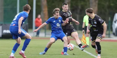 Marazm w Biskupcu. Stomil zdobył zaledwie punkt [ZDJĘCIA]