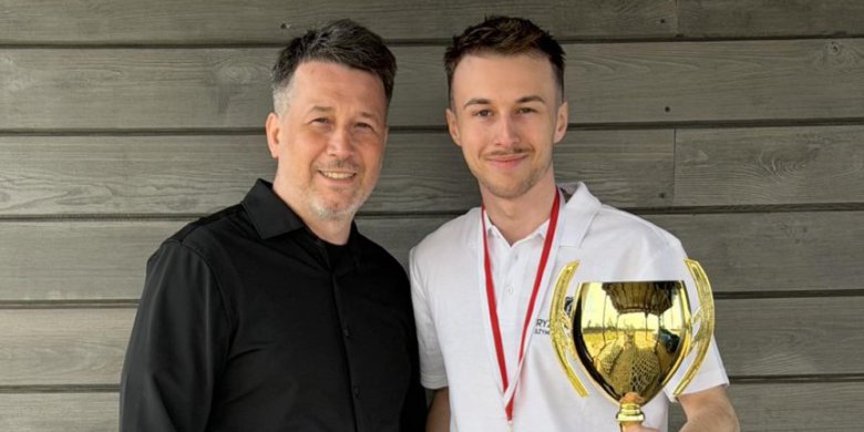 Artykuł: Kolejny sukces fryzjera z Olsztyna. Mamy wicemistrzostwo  w kategorii senior męski