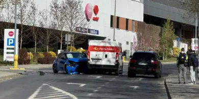 Duża kolizja w Śródmieściu. 48-latka wymusiła pierwszeństwo