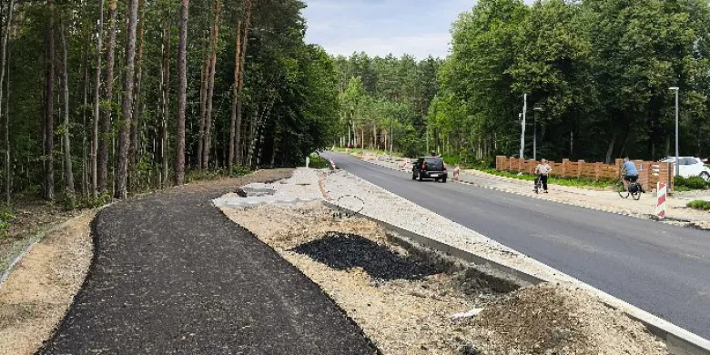 Trwają roboty za południową obwodnicą Olsztyna. Będzie 20 km drogi rowerowej przez lasy